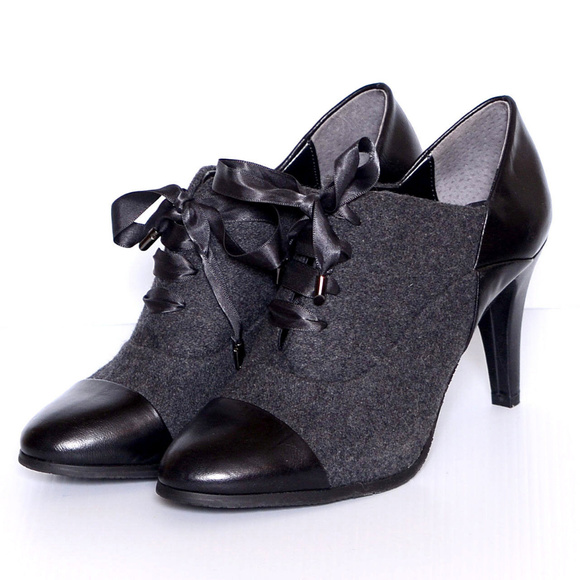 Tahari Shoes - Tahari Size 6 Gray Black Travis Lace Up Bootie